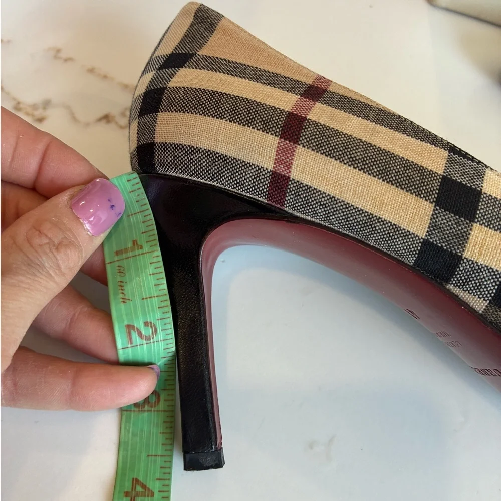 Burberry signature plaid pattern heels size 41 - Picture 2 of 3